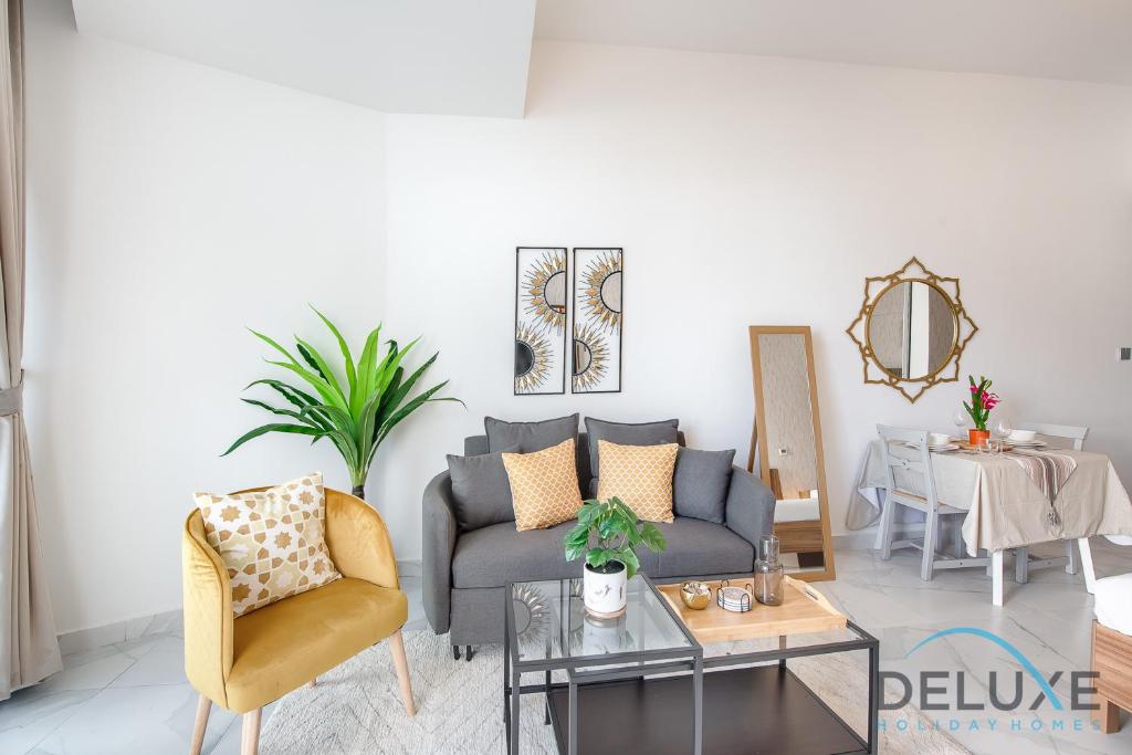 Intimate Studio at Millennium Binghatti Residence Business Bay by Deluxe Holiday Homes