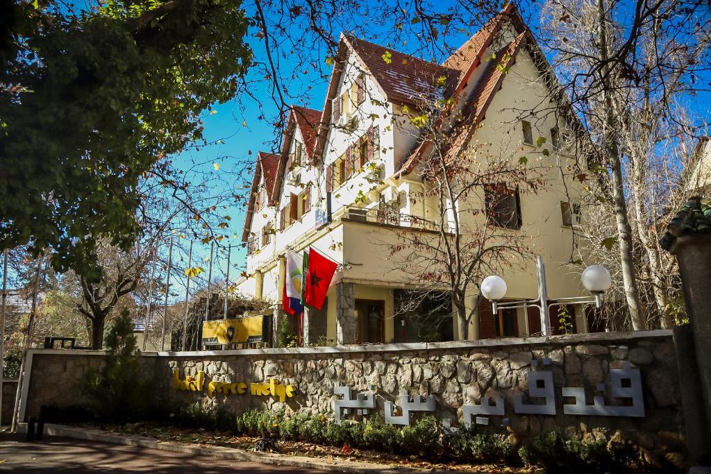 Budova, kde se hotel nachází
