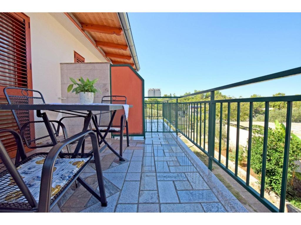 Zdjęcie z galerii obiektu Apartments in Starigrad-Paklenica 33853 w mieście Starigrad-Paklenica