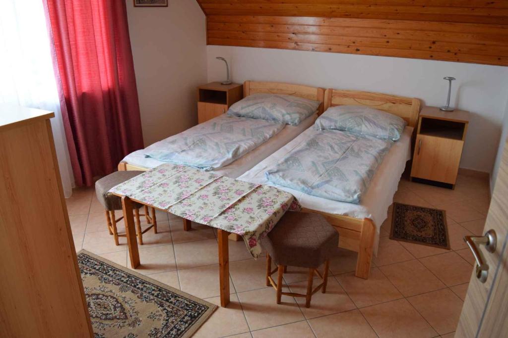 Posteľ alebo postele v izbe v ubytovaní Apartments in Siofok/Balaton 35514