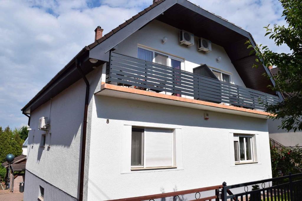 Budova, v ktorej sa apartmán nachádza