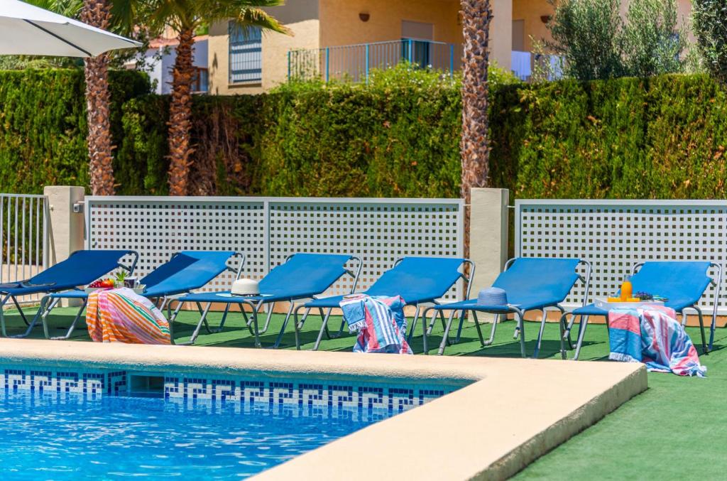 Bazén v ubytování Villa Dorada - PlusHolidays nebo v jeho okolí