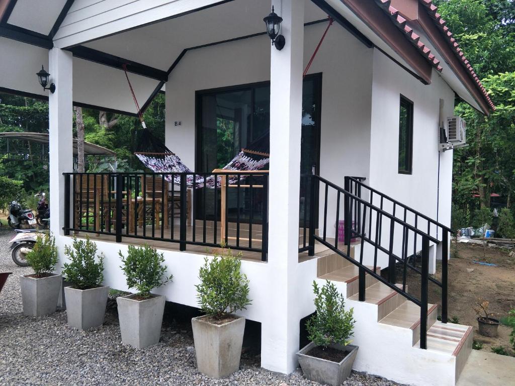 Lanta Fa Rung Beach Resort - Standard -Bungalow -Klimaanlage Mit Gartenansicht