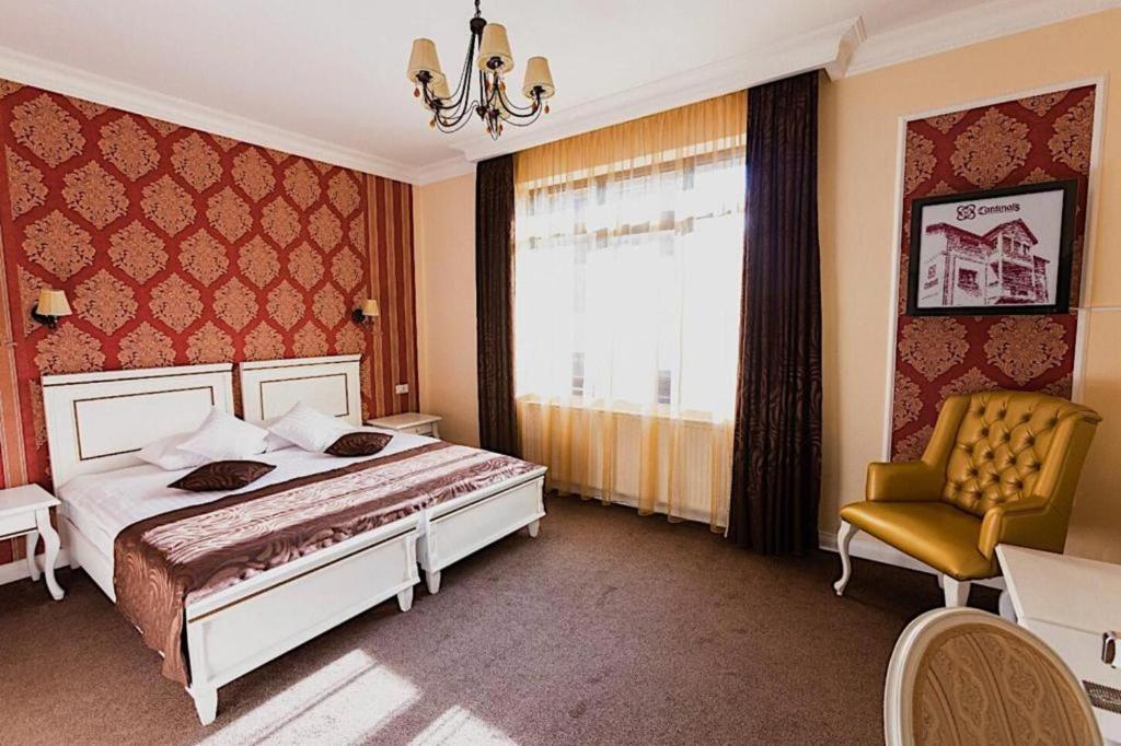 4Cardinals Boutique - Resim 27