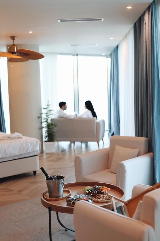 Posezení v ubytování MiraMar Luxury Residences