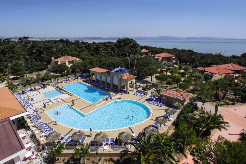 Θέα της πισίνας από το Belambra Clubs Presqu'île De Giens - Riviera Beach Club ή από εκεί κοντά