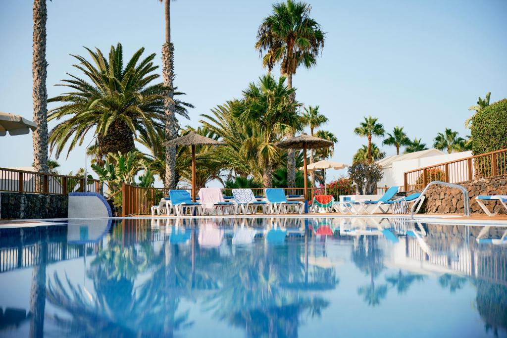Bazén v ubytování Grupotel Flamingo Beach nebo v jeho okolí