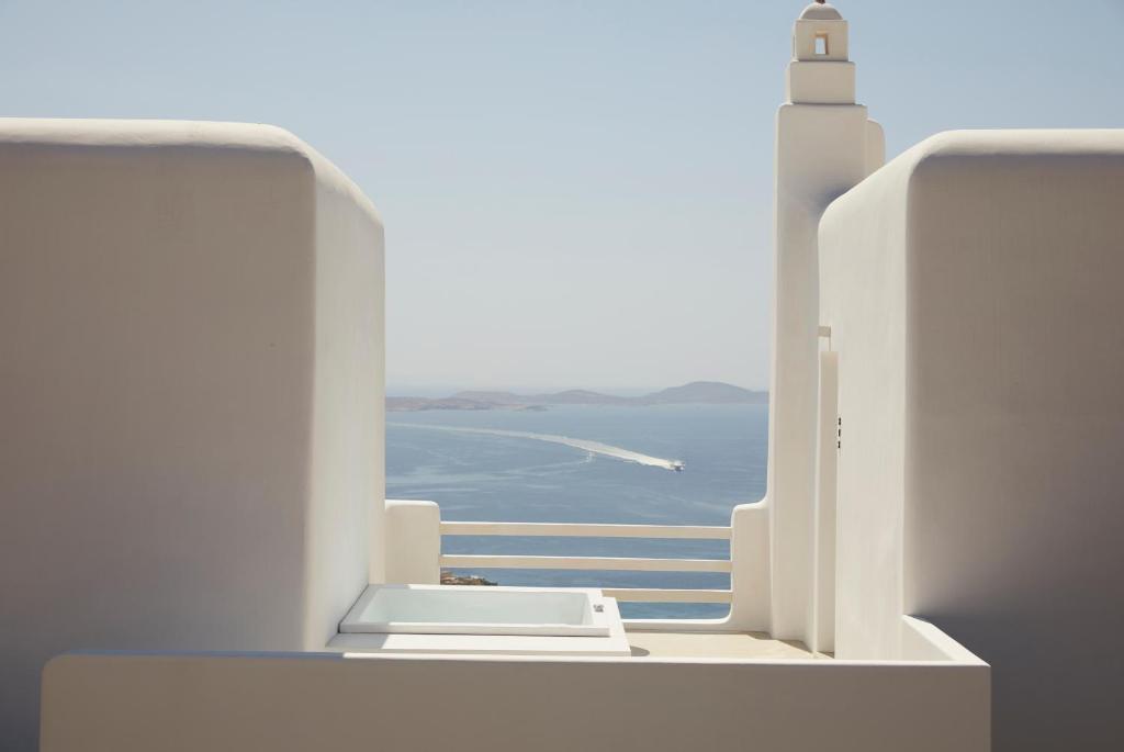 Collini Suites & Villas Mykonos - Vista Al Mar De Jacuzzi Al Aire Libre Premium