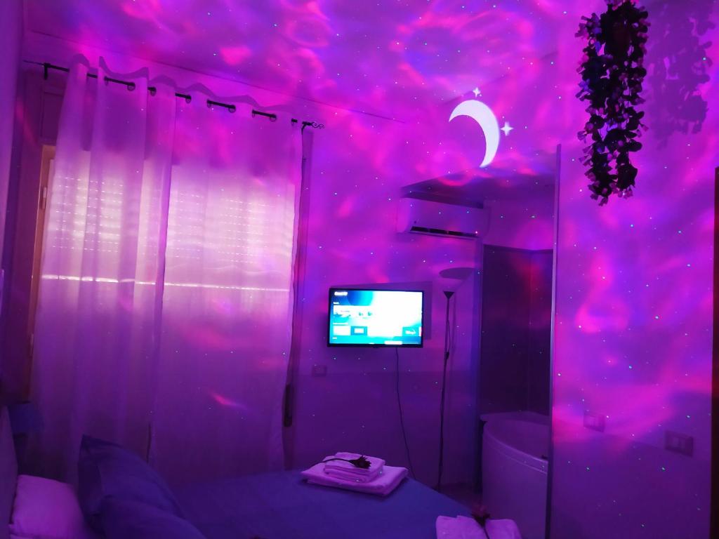 Telewizja i/lub zestaw kina domowego w obiekcie Altea Royale