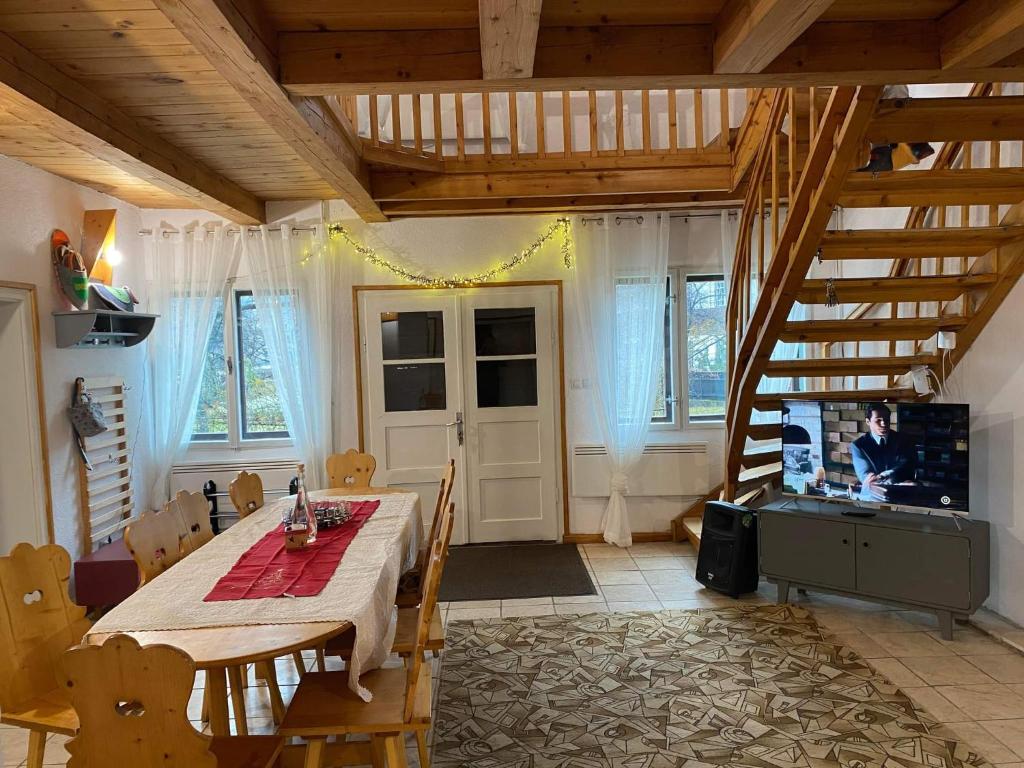 Posezení v ubytování Casa Bucataria Fonix
