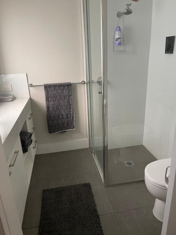 Breakaway new 4br house 5 mins to albury city - Villa