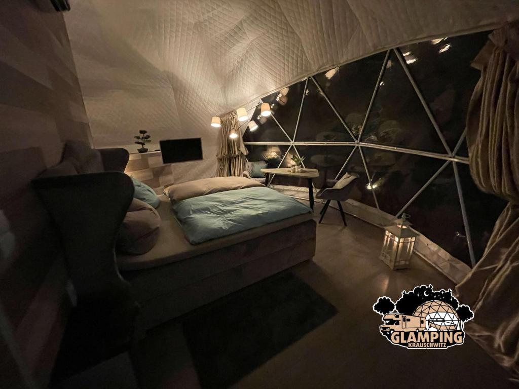 Postel nebo postele na pokoji v ubytování Glamping Krauschwitz