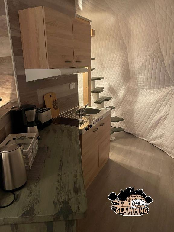 Kuchyň nebo kuchyňský kout v ubytování Glamping Krauschwitz