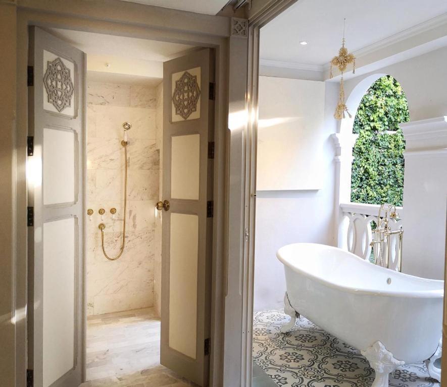 The Inside House - 14