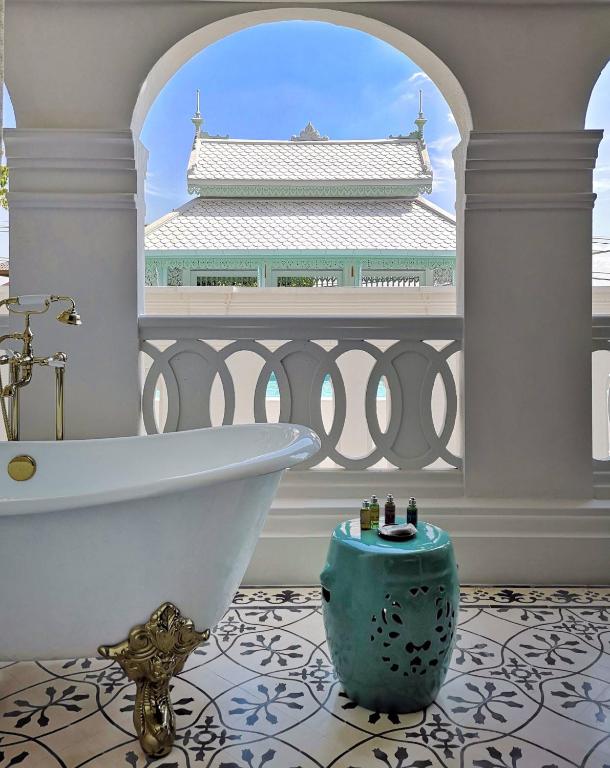 The Inside House - 16