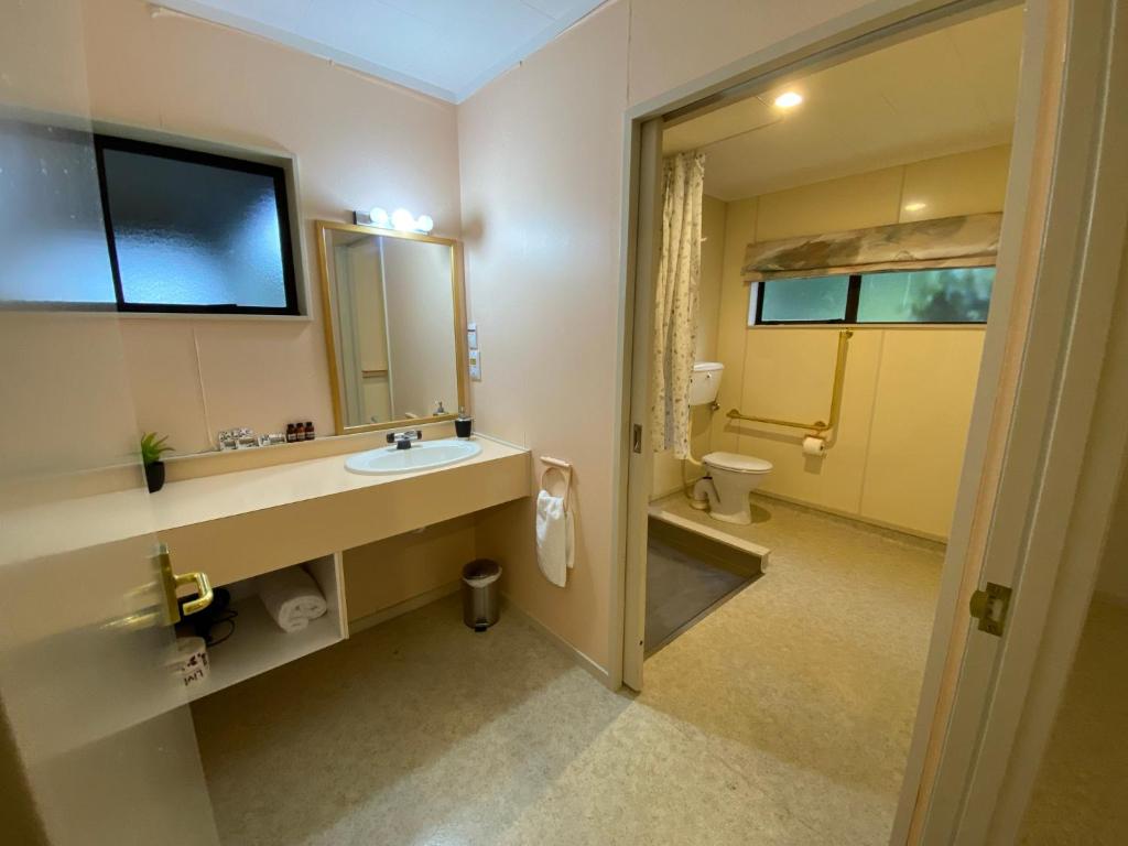 Motuoapa Bay Chalets - Resim 6