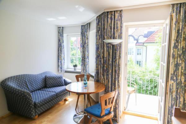 Istumisnurk majutusasutuses Hotel Zwei Länder