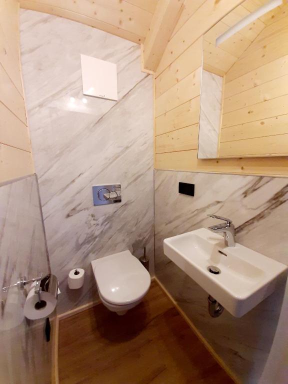 Kúpeľňa v ubytovaní Alpenchalets Nassfeld