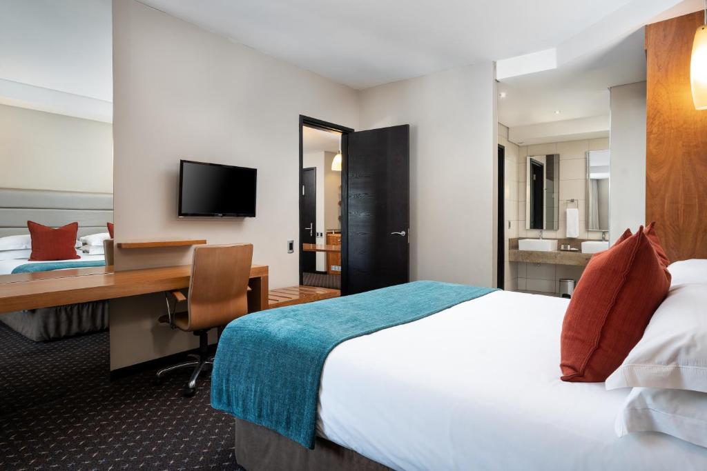 Premier Hotel O.R. Tambo - Suite Con Cama King