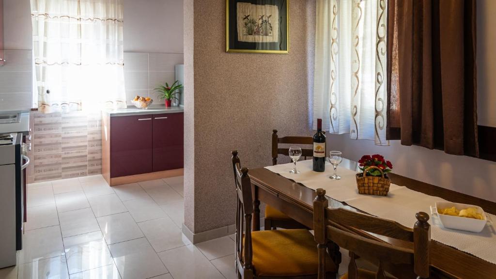 Kuchyň nebo kuchyňský kout v ubytování Apartment Kremžar Lokve