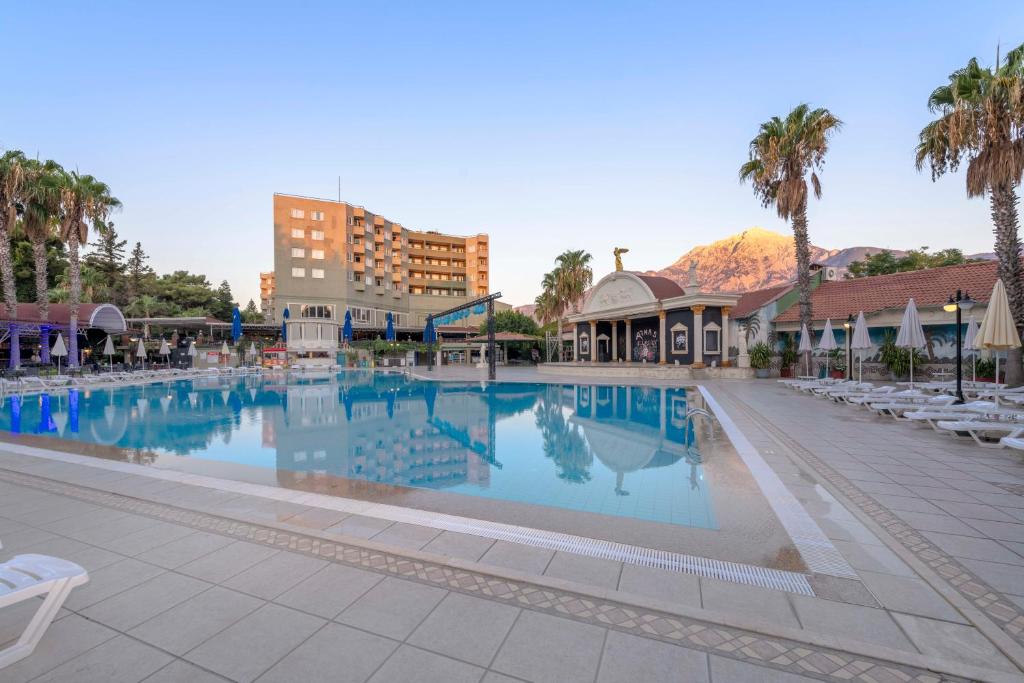 The swimming pool at or close to Armas Kaplan Paradise