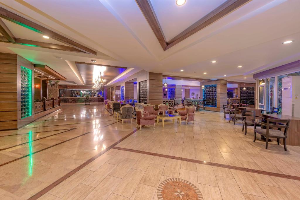 A seating area at Armas Kaplan Paradise
