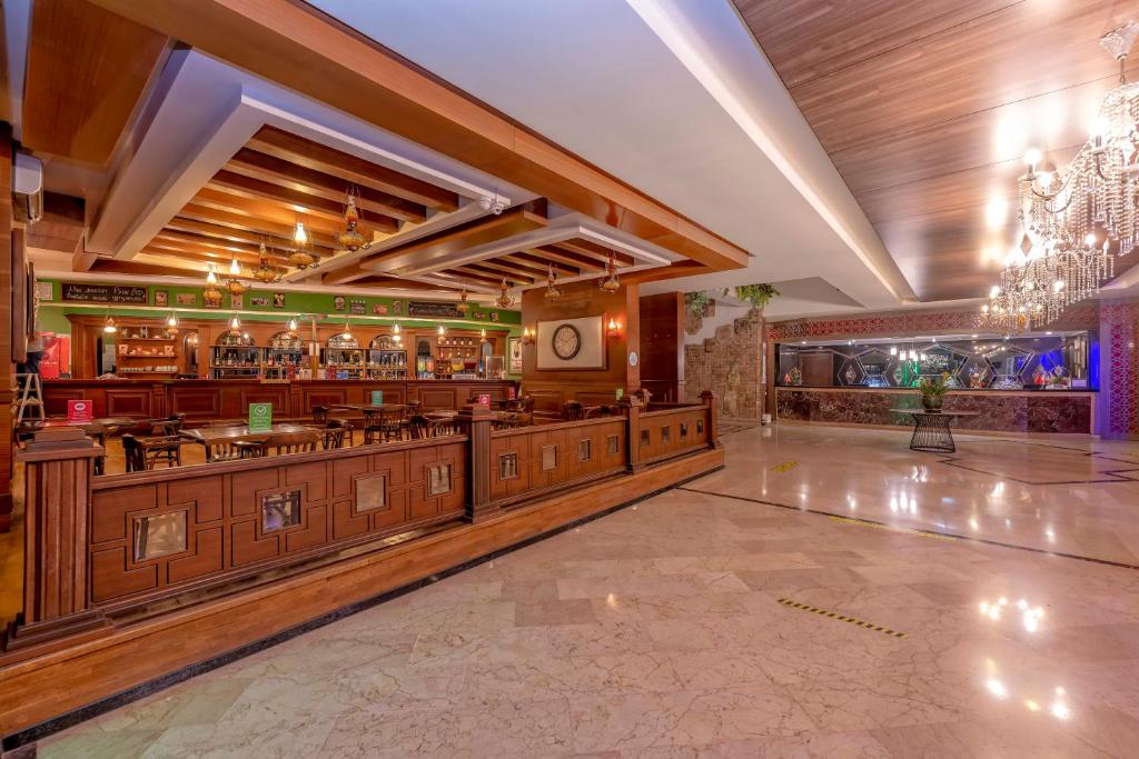 The lounge or bar area at Armas Kaplan Paradise