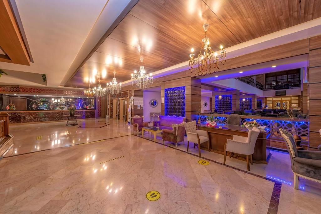 A restaurant or other place to eat at Armas Kaplan Paradise