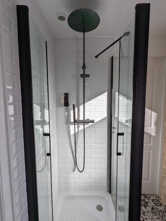 La Suite Gignac - Chambre Double Avec Salle De Bain Privée