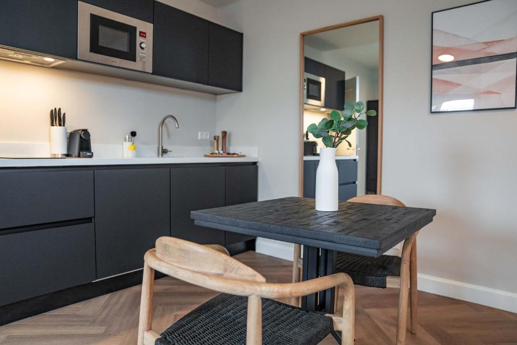 Limehome The Hague Keizerstraat - Resim 40