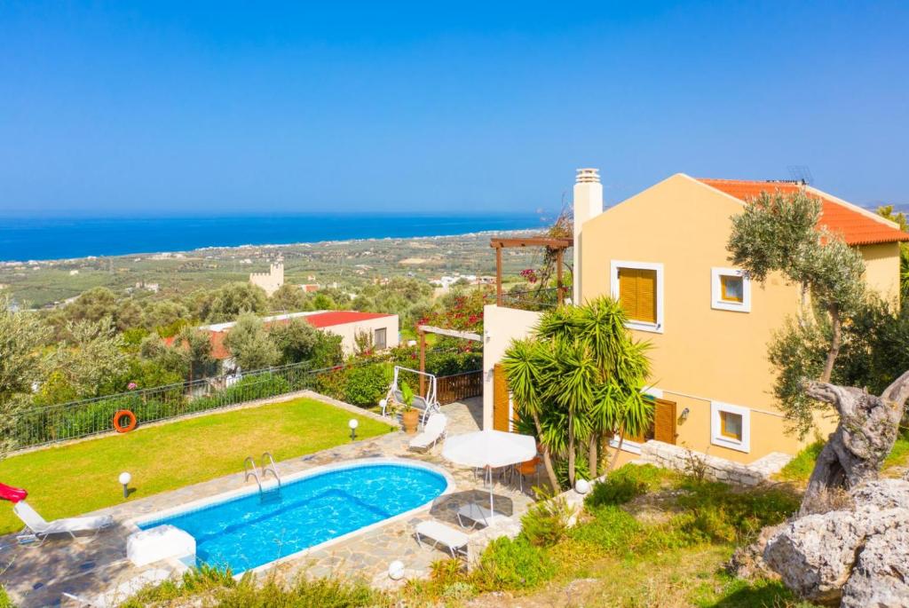 The swimming pool at or close to Villa Garifallia