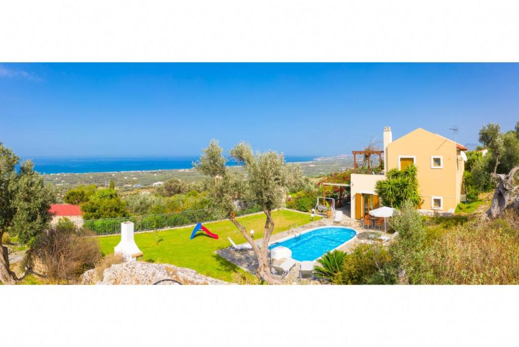 The swimming pool at or close to Villa Garifallia