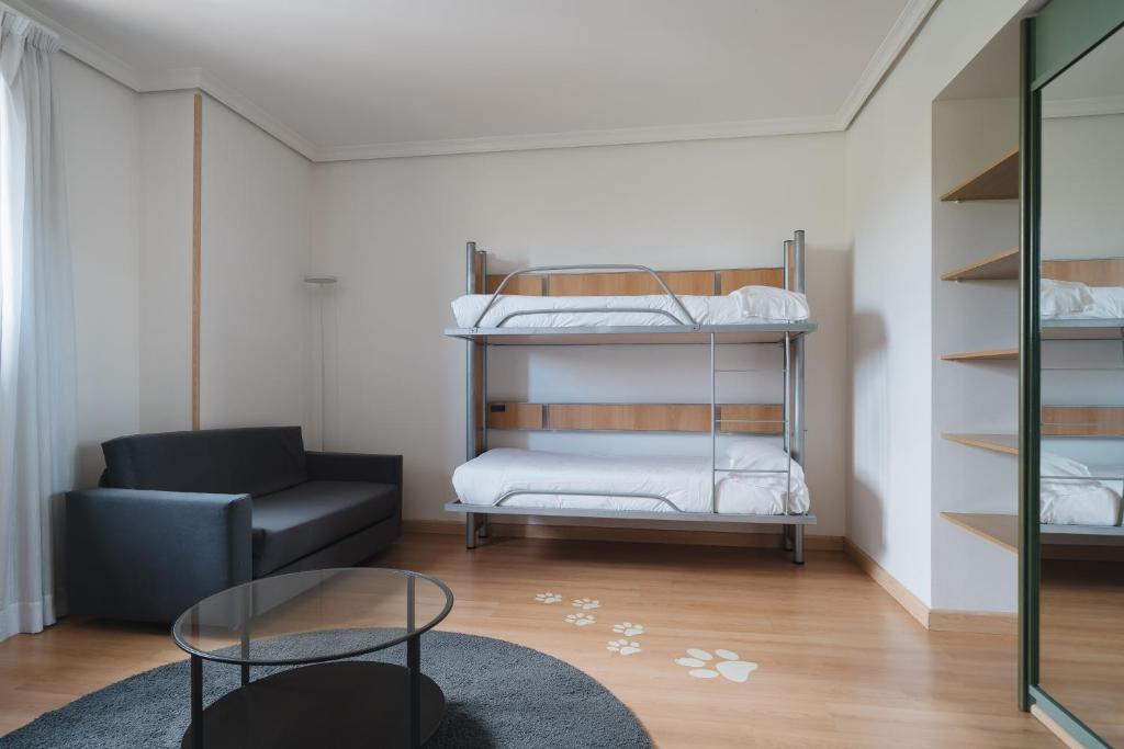 Postel nebo postele na pokoji v ubytování Hotel Urdanibia Park