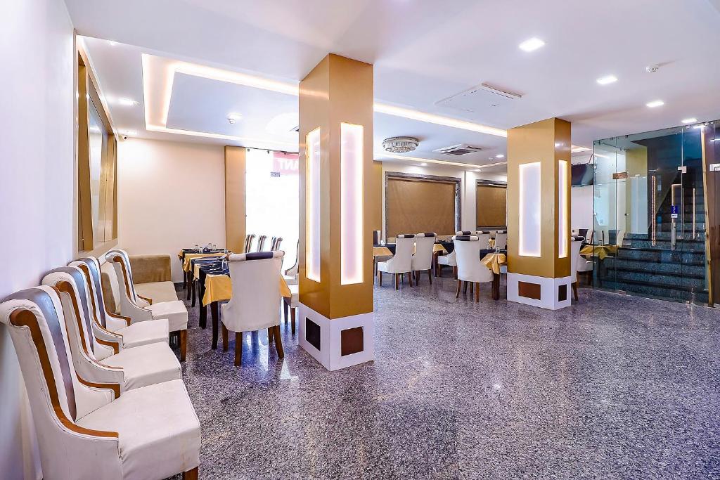 Posezení v ubytování FabHotel Swess Grand