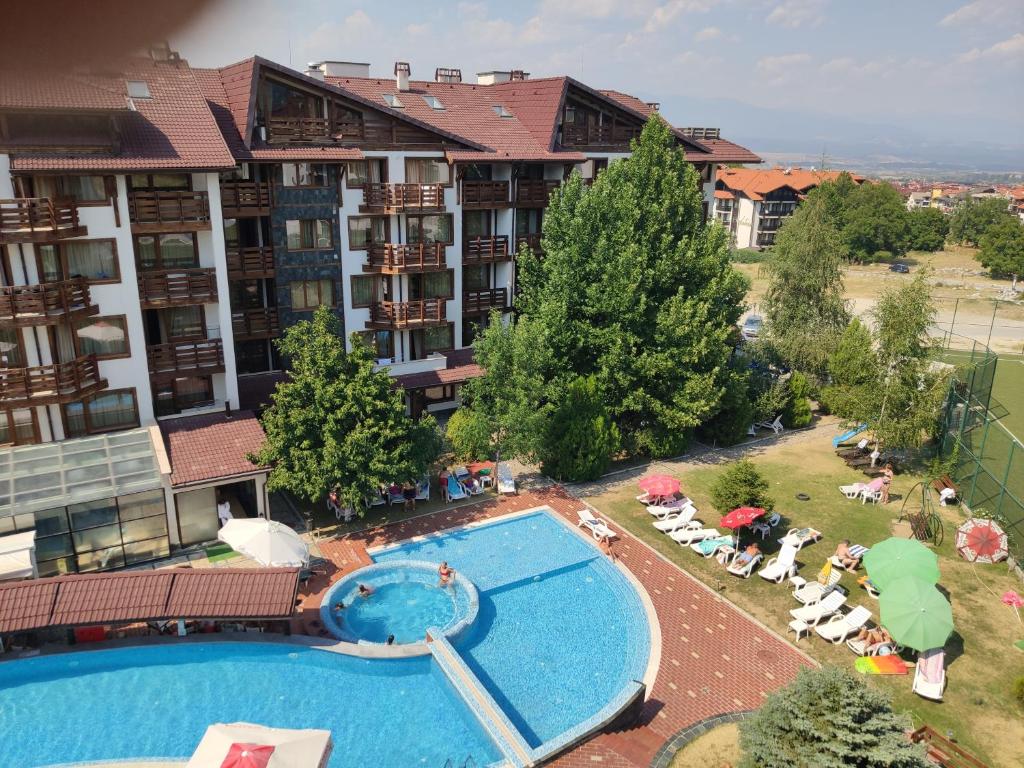 Bazén v ubytování Bansko Belvedere Apartament nebo v jeho okolí