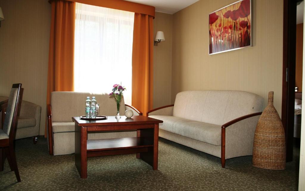 Centuria Hotel & Natural Spa - Habitación Familiar Deluxe (4 Adultos)
