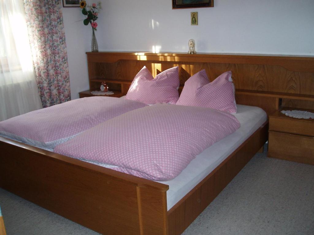 Postel nebo postele na pokoji v ubytování Ferienwohnung Wörndl