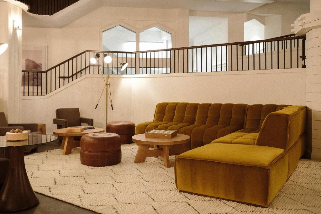 Posezení v ubytování Le Val Thorens, a Beaumier hotel