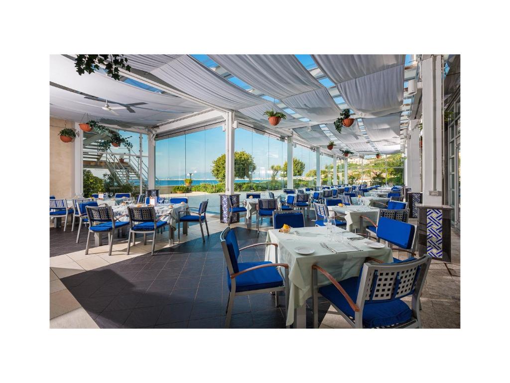 Restaurace v ubytování Towers Hotel Stabiae Sorrento Coast