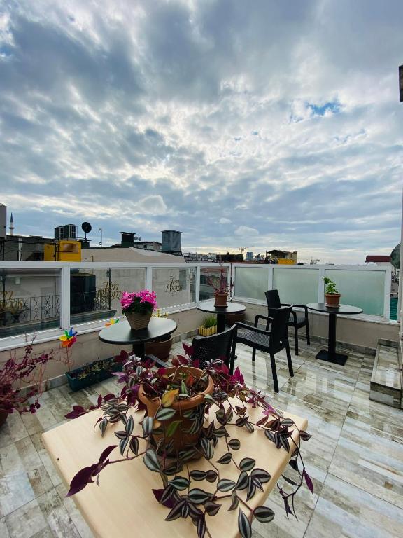 Ten Rooms Istanbul Hotel