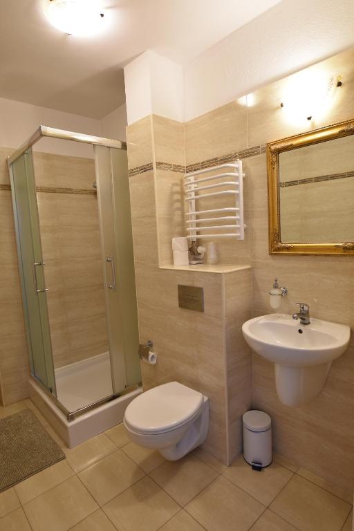 Dworek Zloty Róg Hotel i Restauracja - Resim 15