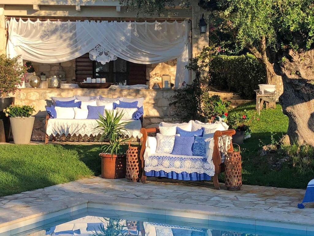 Bazén v ubytovaní Lalla Private Luxury Villa alebo v jeho blízkosti