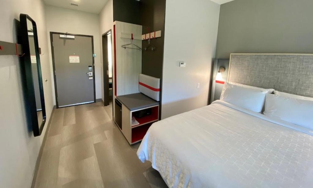 avid hotels - Macon North by IHG photo