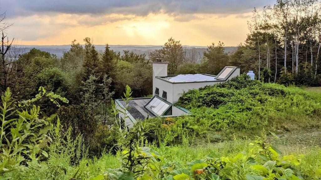 12 awesome off-grid Airbnb properties across the U.S. - Time Out