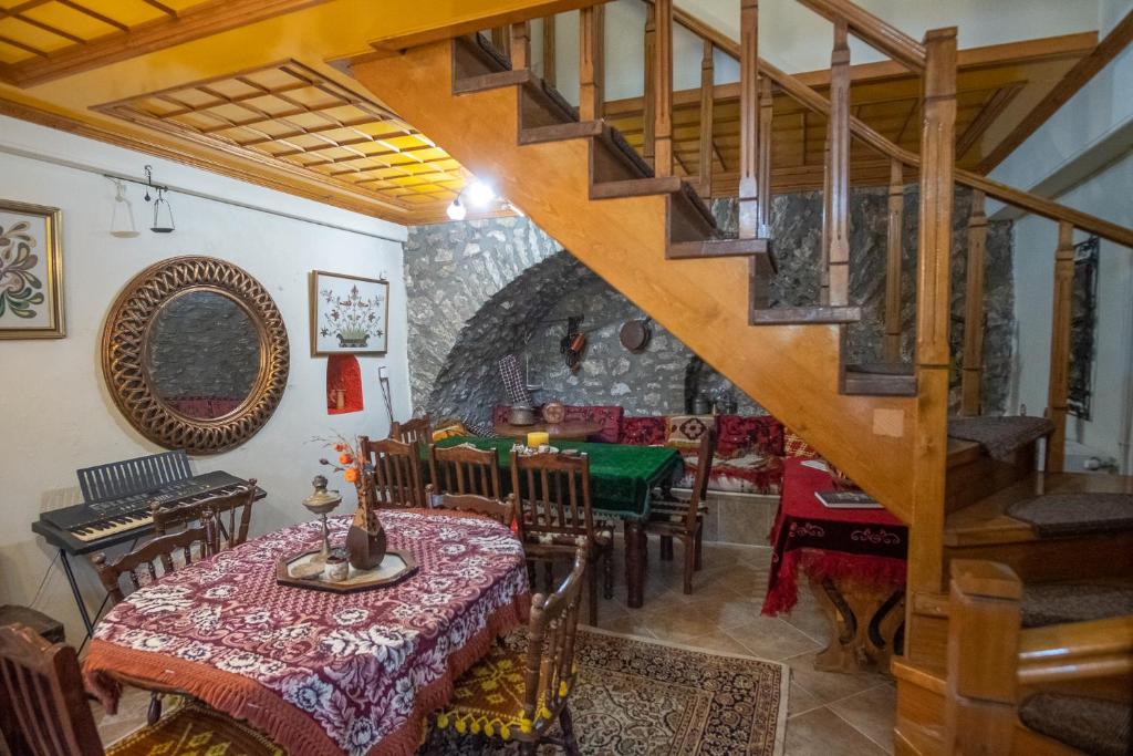Posedenie v ubytovaní Casa Lanoi