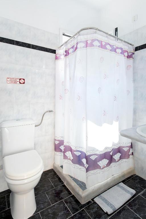 Koupelna v ubytování Eriva Hotel