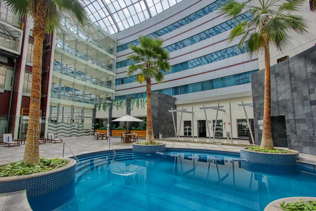 Bazén v ubytování Crowne Plaza Leon by IHG nebo v jeho okolí