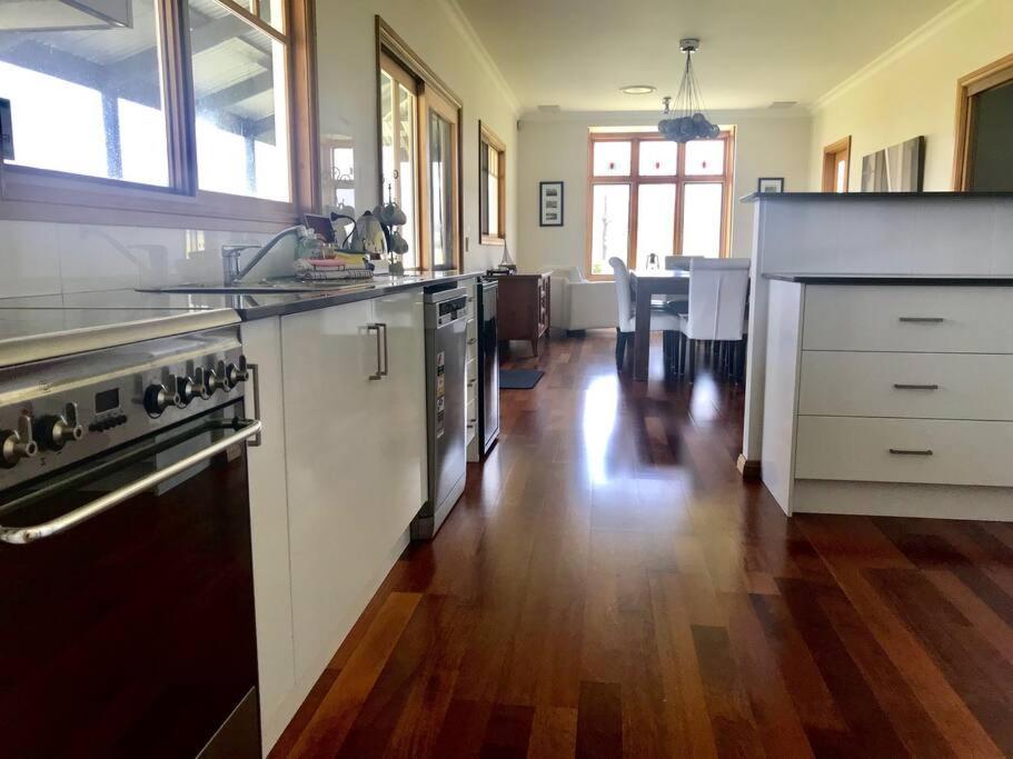 Kuchyň nebo kuchyňský kout v ubytování Kinsale Cottage