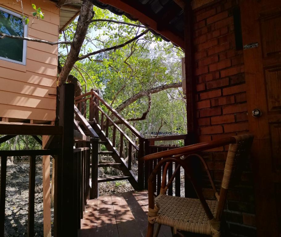 Balkón nebo terasa v ubytování Api-api Eco Chalet