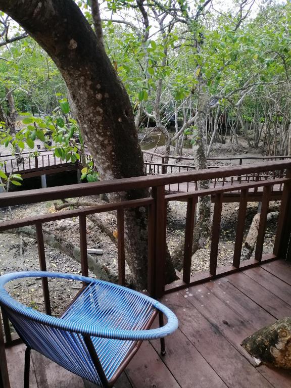 Balkón nebo terasa v ubytování Api-api Eco Chalet